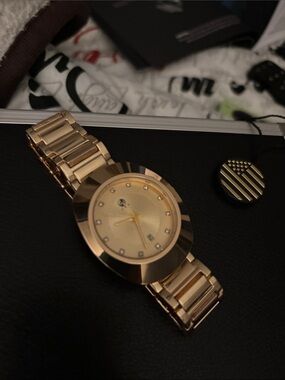 Gold-Tone Homage Design, Textured Dial Luxurious Gold Men's Watch